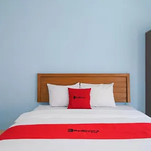 Hotel Reddoorz At De'balcon Kuta Bali